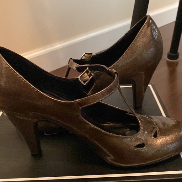 Mia gold t-straps 7.5 excellent used condition original box - Picture 7 of 11